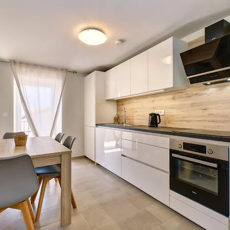 Alberta Apartman *